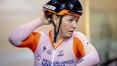 SAINT-QUENTIN-EN-YVELINES - Shanne Braspennincx na de finale op het onderdeel keirin op de slotdag van de wereldkampioenschappen baanwielrennen in Frankrijk. ANP ROBIN VAN LONKHUIJSEN