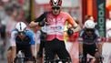 Ineos Grenadiers British rider Ben Turner celebrates winning the fourth stage of the Vuelta a Espana, a 192 km race between Susa and Voiron, in the Alps, on August 26, 2025.   
Jeff PACHOUD / AFP