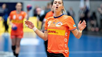 Netherlands' centre back #79 Estavana Polman reacts during warm-up prior to the preliminary round Group H match between the Netherlands and Argentina of the IHF World Women's Handball Championship in Frederikshavn, Denmark on November 30, 2023. 
Henning Bagger / Ritzau Scanpix / AFP