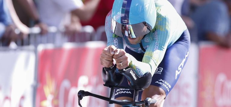 epa12369935 Colombian cyclist Harold Tejada of the XDS Astana Team competes in men's individual time trial stage of the La Vuelta a Espana cycling race - Stage 18 in Valladolid, northern Spain, 11 September 2025.  EPA/JAVIER LIZON