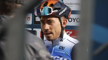 epa11200186 Caleb Ewan of the Team Jayco AlUla before the start 2nd stage of the 59th Tirenno-Adriatico cycling race, a race of 198km from from Camaiore to Follonica, Italy, 05 March 2024.  EPA/ROBERTO BETTINI