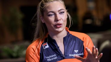 epa11956884 Dutch speed skater Jutta Leerdam during the media meeting with athletes before the ISU Speed Skating Singles Distance World Championships in Hamar, Noway, 11 March 2025. The ISU Speed Skating Singles Distance World Championships run from 13th March until 16th March.  EPA/Geir Olsen  NORWAY OUT