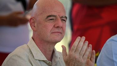 FIFA's president Gianni Infantino applauds during a visit to a sports complex in Cali, Colombia, on August 7, 2026.  
Jaime SALDARRIAGA / AFP