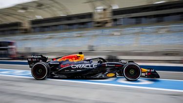BAHREIN - Max Verstappen (Red Bull Racing) in actie tijdens de eerste testdag op het Bahrain International Circuit voorafgaand aan de start van het Formule 1-seizoen. ANP SEM VAN DER WAL