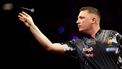 ROTTERDAM - Chris Dobey in actie tijdens de 12e ronde van de Premier League Darts in Ahoy. ANP BAS CZERWINSKI