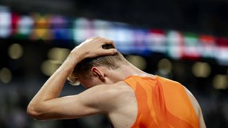 TOKIO - Niels Laros in de finale op het onderdeel 1500 meter tijdens de WK atletiek in het Japan National Stadium. ANP ROBIN VAN LONKHUIJSEN