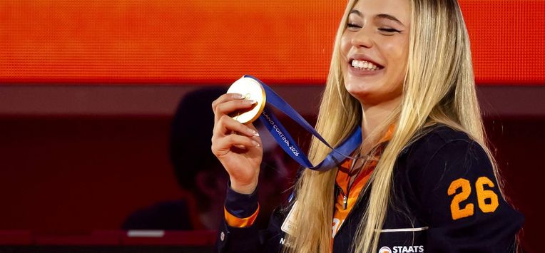 MILAAN - Schaatster Jutta Leerdam tijdens de huldiging in TeamNL Huis. Leerdam heeft Nederland het eerste goud bezorgd op de Olympische Spelen van Milaan. De 27-jarige schaatsster won in het Milano Speed Skating Stadium de 1000 meter in een olympisch record van 1.12,31. SEM VAN DER WAL / ANP