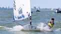 ALMERE - Maxime Jonker in de klasse ILCA6 tijdens de medaille races van de Allianz Regatta zeilen. ANP IRIS VAN DEN BROEK