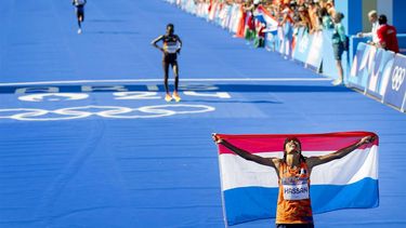 PARIJS - Sifan Hassan wint de marathon voor de vrouwen tijdens de Olympische Spelen. De marathon wordt traditiegetrouw in het laatste weekend van de Spelen gelopen. ANP ROBIN VAN LONKHUIJSEN