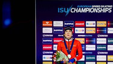 HEERENVEEN - Joy Beune (Nederland) tijdens de huldiging van haar zilveren medailles op de slotdag van de ISU EK Allround en Sprint in Thialf. ANP KOEN VAN WEEL