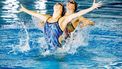 HOOFDDORP - Synchroonzwemmers Noortje en Bregje de Brouwer van TeamNL tijdens een open training. De Nederlandse synchroonzwemmers bereiden zich voor op de Olympische Spelen in Tokio. ANP ROBIN UTRECHT