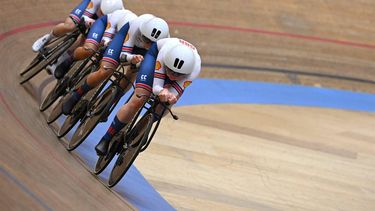 (From L) Great Britain's Katie Archibald, Josie Knight, Neah Evans and Anna Morris compete in the Women’s Team Pursuit final for gold during the UEC Track Elite European Championship in Grenchen on February 9, 2023. 
SEBASTIEN BOZON / AFP