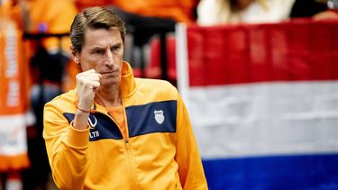 GRONINGEN - Coach Paul Haarhuis van Nederland op de eerste dag van het Daviscup Qualifiers duel tussen Nederland en Zwitserland in Martiniplaza. De winnaar van de ontmoeting plaatst zich voor groepsfase van de Daviscup Final. ANP SANDER KONING