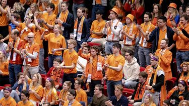 2023-02-05 14:02:38 GRONINGEN - Fans tijdens de kwalificatieronde voor de Davis Cup Finals. De winnaar plaatst zich voor de groepsfase van de Davis Cup Finals in september. ANP SANDER KONING