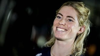 2023-08-11 17:22:50 EUROCENTRAL - Demi Vollering tijdens een persmoment voorafgaand aan de wegwedstrijd van de wereldkampioenschappen wielrennen. De Schotse stad en omgeving is van 3 tot en met 13 augustus het toneel van een wereldkampioenschap met meerdere fiets disciplines. ANP ROBIN VAN LONKHUIJSEN