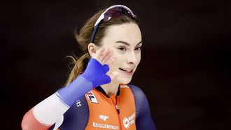 INZELL - Femke Kok (NED) na afloop van de tweede 500 meter vrouwen op het wereldkampioenschap schaatsen sprint in de Max Aicher Arena in het Duitse Inzell. ANP VINCENT JANNINK