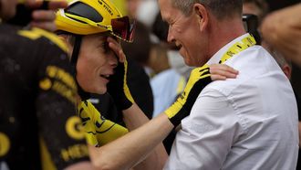 Jumbo-Visma's Danish rider Jonas Vingegaard wearing the overall leader's yellow jersey celebrates victory with Jumbo-Visma's Dutch General manager Richard Plugge at the end the 21st and final stage of the 110th edition of the Tour de France cycling race, 115 km between Saint-Quentin-en-Yvelines and the Champs-Elysees in Paris, on July 23, 2023. 
Thomas SAMSON / AFP