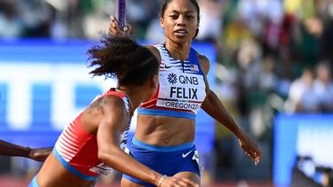 USA's Allyson Felix competes in the women's 4x400m relay heats during the World Athletics Championships at Hayward Field in Eugene, Oregon on July 23, 2022. 
Jewel SAMAD / AFP