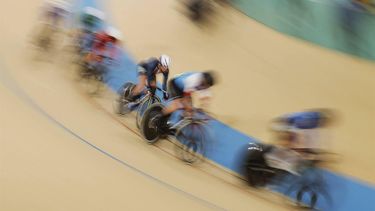 2023-10-27 16:43:41 Cyclists compete in the track cycling women's madison final of the Pan American Games Santiago 2023 at the Velodrome in the Peñalolen Park in Santiago, on October 27, 2023. 
MARTIN BERNETTI / AFP
