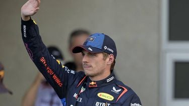 Red Bull Racing's Dutch driver Max Verstappen waves after the qualifying session of the Formula One Mexico City Grand Prix at the Hermanos Rodriguez racetrack, in Mexico City on October 26, 2024.  
Alfredo ESTRELLA / AFP