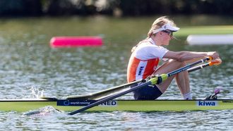 2023-09-08 10:22:09 BELGRADO - Karolien Florijn in actie op de halve finale single skiff tijdens de zesde dag van de wereldkampioenschappen roeien in de Servische hoofdstad Belgrado. ANP IRIS VAN DEN BROEK