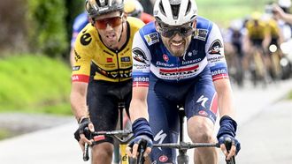 2023-03-24 16:32:38 France's Christophe Laporte of Jumbo-Visma (L) and Denmark's Kasper Asgreen of Soudal Quick-Step (R) compete in the Men's WorldTour 