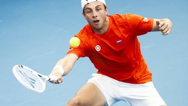 epa12632573 Tallon Griekspoor of Team Netherlands reacts against Hubert Hurkacz of team Poland in his Group F singles match during day six of the 2026 United Cup at Ken Rosewall Arena in Sydney, Australia, 07 January 2026.  EPA/MARK EVANS NO ARCHIVING, EDITORIAL USE ONLY AUSTRALIA AND NEW ZEALAND OUT