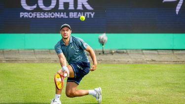 DEN BOSCH - Kamil Majchrzak (POL) tijdens de ATP-enkelspelwedstrijd tegen Felix Auger-Aliassime (CAN) op het Libéma Open 2026. Het gecombineerde ATP/WTA-toernooi wordt gehouden op het evenemententerrein van het voormalige autothemapark Autotron. IRIS VAN DEN BROEK / ANP
