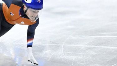 Netherland's Xandra Velzeboer competes in the short track speed skating women's 3000m relay semi-final during the Milano Cortina 2026 Winter Olympic Games at Milano Ice Skating Arena in Milan on February 14, 2026. 
WANG Zhao / AFP