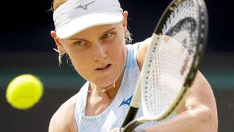 ROSMALEN - Suzan Lamens (NED) in actie tegen Naomi Osaka (JPN) op de vijfde dag van het Libema Open tennis toernooi in Rosmalen. ANP SANDER KONING