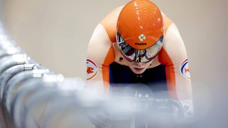 2023-08-07 13:09:31 GLASGOW - Hetty van de Wouw in actie op het onderdeel sprint tijdens de wereldkampioenschappen baanwielrennen. De Schotse stad is van 3 tot en met 13 augustus het toneel van een wereldkampioenschap met meerdere fiets disciplines. ANP ROBIN VAN LONKHUIJSEN