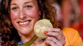 RIO DE JANEIRO - Elis Ligtlee wordt gehuldigd in het Holland Heineken House voor haar gouden medaille bij het keirin baanwielrennen tijdens de Olympische Spelen van Rio. ANP SANDER KONING