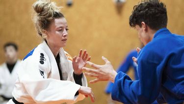 ARNHEM - Judoka Amber Gersjes tijdens een training op Papendal. De Nederlandse judokaselectie traint in aanloop naar het EK Judo in Tbilisi. FREEK VAN DEN BERGH / ANP
