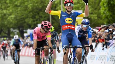 epa11404177 Lidl-Trek rider Thibau Nys from Belgium wins  the third stage of the 87th Tour de Suisse, a 161.7 km cycling race from Steinmaur to Rueschlikon, Switzerland, 11 June 2024.  EPA/GIAN EHRENZELLER