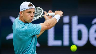 DEN BOSCH - Tallon Griekspoor tijdens de ATP-enkelspelwedstrijd tegen Zhizhen Zhang (CHN) op het Libéma Open 2026. Het gecombineerde ATP/WTA-toernooi wordt gehouden op het evenemententerrein van het voormalige autothemapark Autotron. IRIS VAN DEN BROEK / ANP