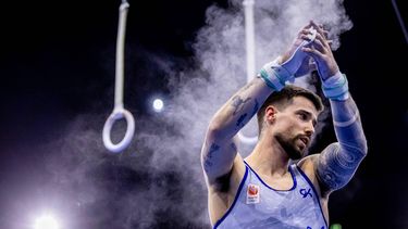 ROTTERDAM - Casimir Schmidt in actie tijdens de heren teamfinale op de wereldkampioenschappen turnen in Rotterdam Ahoy. IRIS VAN DEN BROEK / ANP