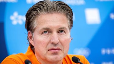 PARIJS - Chef de mission Pieter van den Hoogenband tijdens een persconferentie in het olympisch dorp van Parijs voorafgaand aan het begin van de Spelen. ANP REMKO DE WAAL
