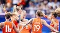 PARIJS - Nederlandse hockeysters vieren de goal van Yibbi Jansen tijdens de halve finale hockey tegen Argentinië, op de Olympische Spelen. ANP ROBIN VAN LONKHUIJSEN