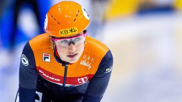 SEOUL - Suzanne Schulting in actie op de finale 1.000 meter tijdens het WK Shorttrack in Zuid-Korea. ANP IRIS VAN DEN BROEK
