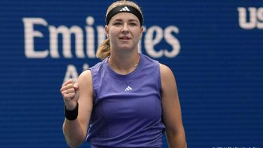 Czech Republic's Karolina Muchova celebrates after defeating Italy's Jasmine Paolini during their women's singles round of 16 match on day eight of the US Open tennis tournament at the USTA Billie Jean King National Tennis Center in New York City, on September 2, 2024. 
TIMOTHY A. CLARY / AFP