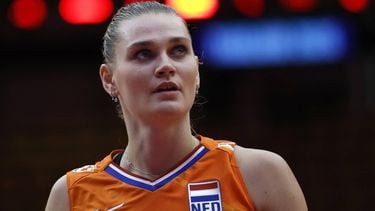 epa12348517 Netherlands's Nika Daalderop during the FIVB Women's Volleyball World Championship 2025 quarterfinal match between Japan and Netherlands in Bangkok, Thailand, 03 September 2025.  EPA/RUNGROJ YONGRIT