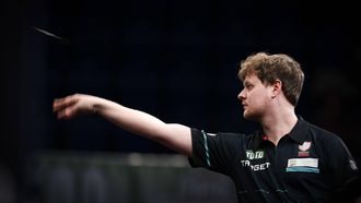 DEN BOSCH - Darter Kevin Doets tijdens de kwartfinale van de TOTO Dutch Darts Masters. Tijdens het World Series-toernooi nemen acht Nederlandse darters het op tegen acht internationale topdarters. ANP JEROEN JUMELET