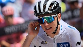 2023-07-19 12:15:00 epa10755017 Slovenian rider Tadej Pogacar of team UAE Team Emirates before the 17th stage of the Tour de France 2023, a 166kms race from Saint-Gervais Mont-Blanc to Courchevel, France, 19 July 2023.  EPA/CHRISTOPHE PETIT TESSON