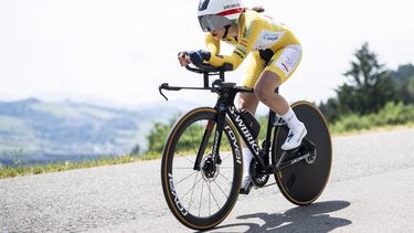 2023-06-18 13:47:08 epa10698099 Kata Blanka Vas of Hungary from Team SD Worx in action during the second stage, a 25,7km time trial from St. Gallen to Abtwil, at the 3rd Tour de Suisse UCI WorldTour cycling women's race, Switzerland, 18 June 2023.  EPA/GIAN EHRENZELLER