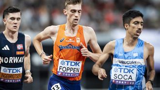TOKIO - Mike Foppen in de finale van de 5000 meter voor mannen tijdens de WK atletiek in het Japan National Stadium. ANP ROBIN VAN LONKHUIJSEN