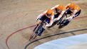 2023-08-03 20:23:18 GLASGOW - Shanne Braspennincx, Kyra Lamberink en
Hetty van de Wouw in actie op het onderdeel team sprint tijdens de wereldkampioenschappen baanwielrennen. De Schotse stad is van 3 tot en met 13 augustus het toneel van een wereldkampioenschap met meerdere fiets disciplines. ANP ROBIN VAN LONKHUIJSEN