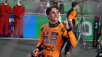 epa12043433 McLaren's Australian driver Oscar Piastri celebrates winning the Formula 1 Saudi Arabian Grand Prix at the Jeddah Corniche Circuit in Jeddah, Saudi Arabia, 20 April 2025.  EPA/ALI HAIDER