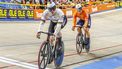 APELDOORN - Harrie Lavreysen wint van Jeffrey Hoogland (l-r) tijdens de 1/2 finale sprint mannen op de vierde dag van het EK baanwielrennen in het Apeldoornse Omnisportcentrum. ANP VINCENT JANNINK