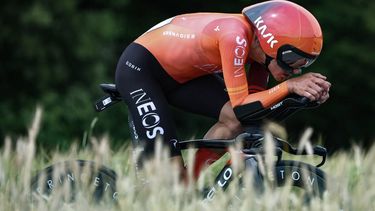 INEOS Grenadiers team's British rider Tom Pidcock cycles during the 7th stage of the 111th edition of the Tour de France cycling race, 25,3 km individual time trial between Nuits-Saint-Georges and Gevrey-Chambertin, on July 5, 2024. 
Anne-Christine POUJOULAT / AFP