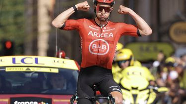 Arkea - B&B Hotels team's French rider Kevin Vauquelin cycles to the finish line to win the 2nd stage of the 111th edition of the Tour de France cycling race, 199 km between Cesenatico and Bologna, in Italy, on June 30, 2024. 
Thomas SAMSON / AFP